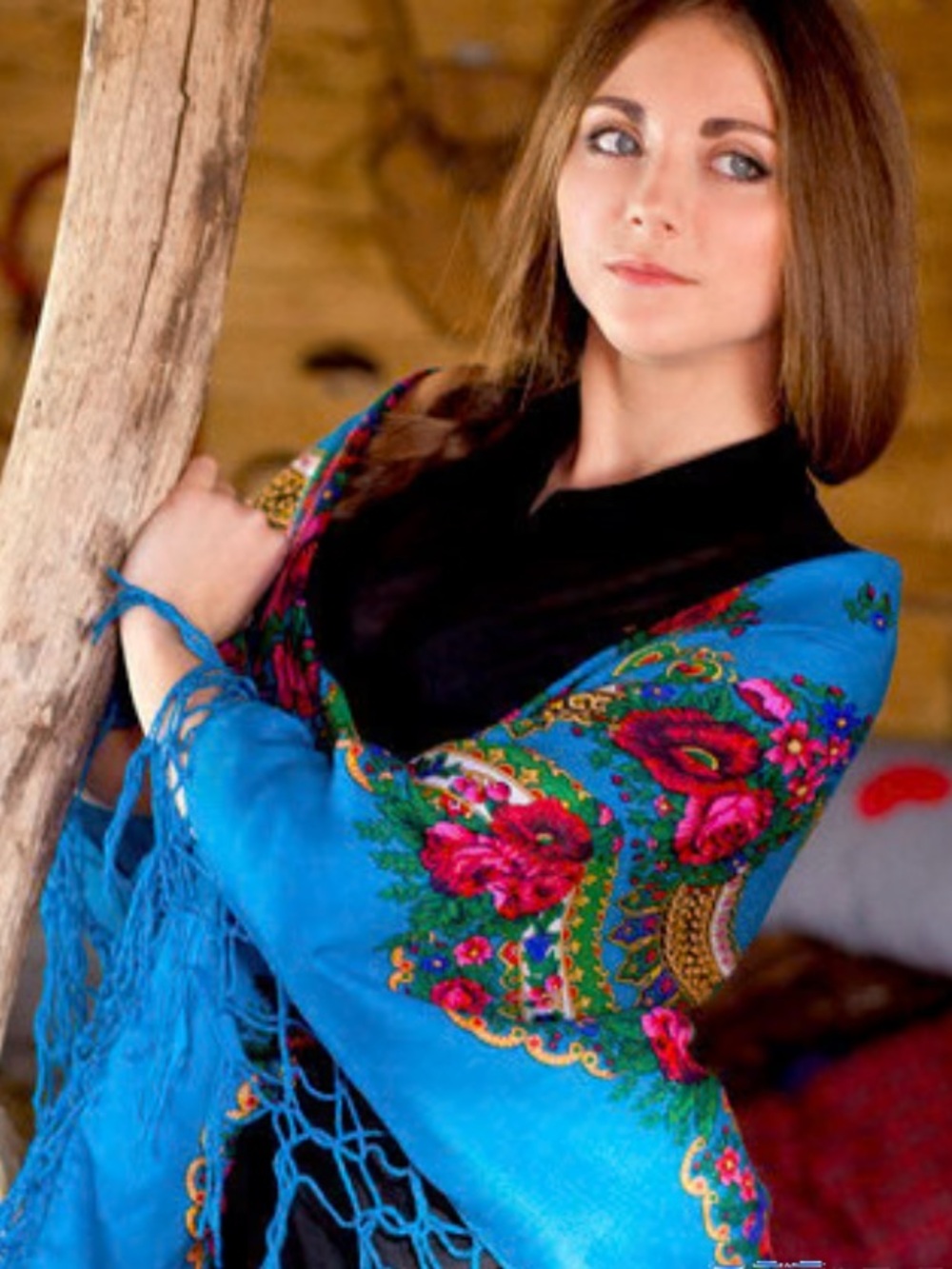 Women’s Ukrainian Shawl Babushka Scarf with Tassels Platok Floral  (48x48 inch)